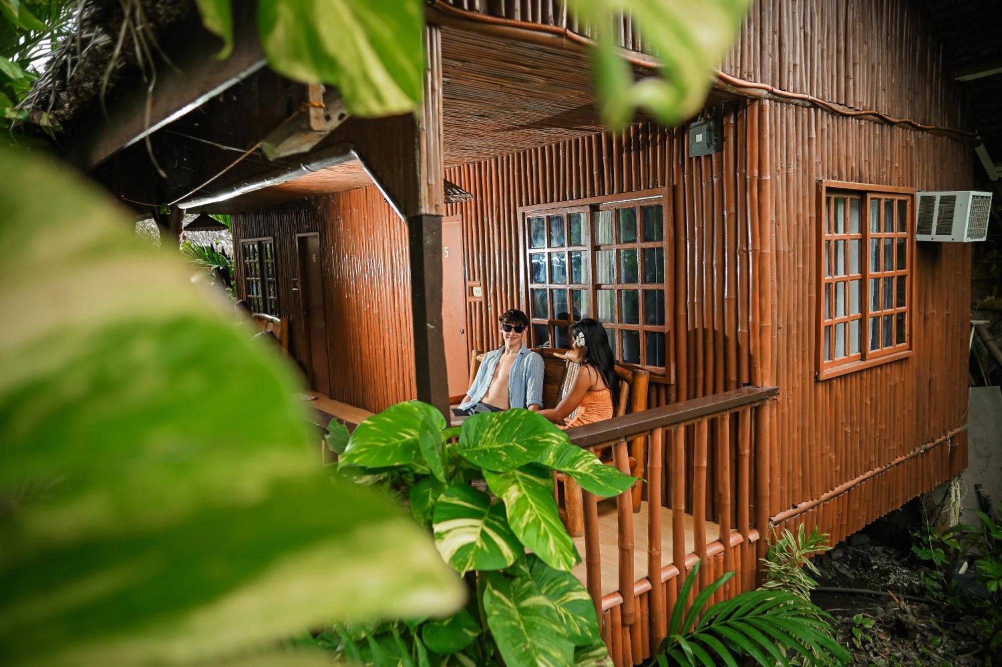 Garden Of Eden Dive Resort Puerto Galera Exterior photo