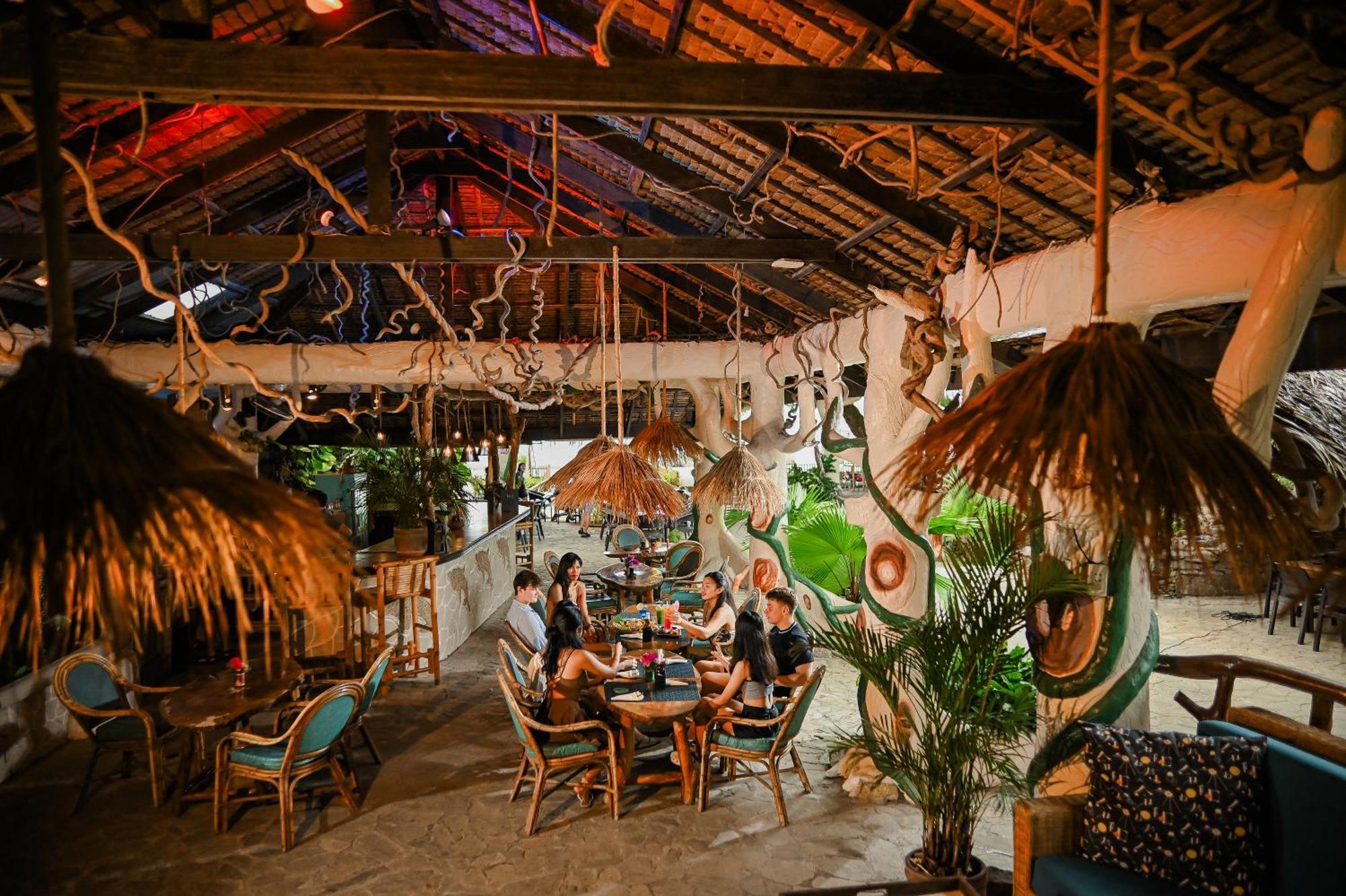 Garden Of Eden Dive Resort Puerto Galera Exterior photo